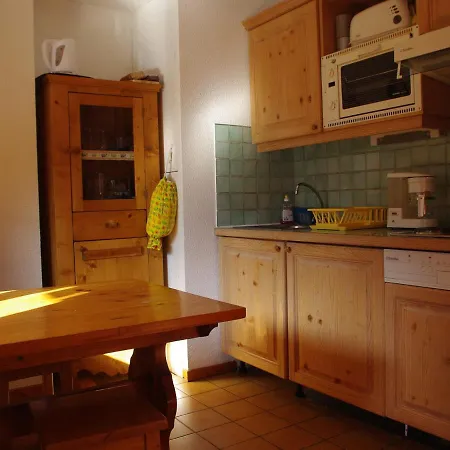 Appartamento 3 Pers Avec Balcon, Proche Télécabine Et Commerces à - Fr-1-263-54 *